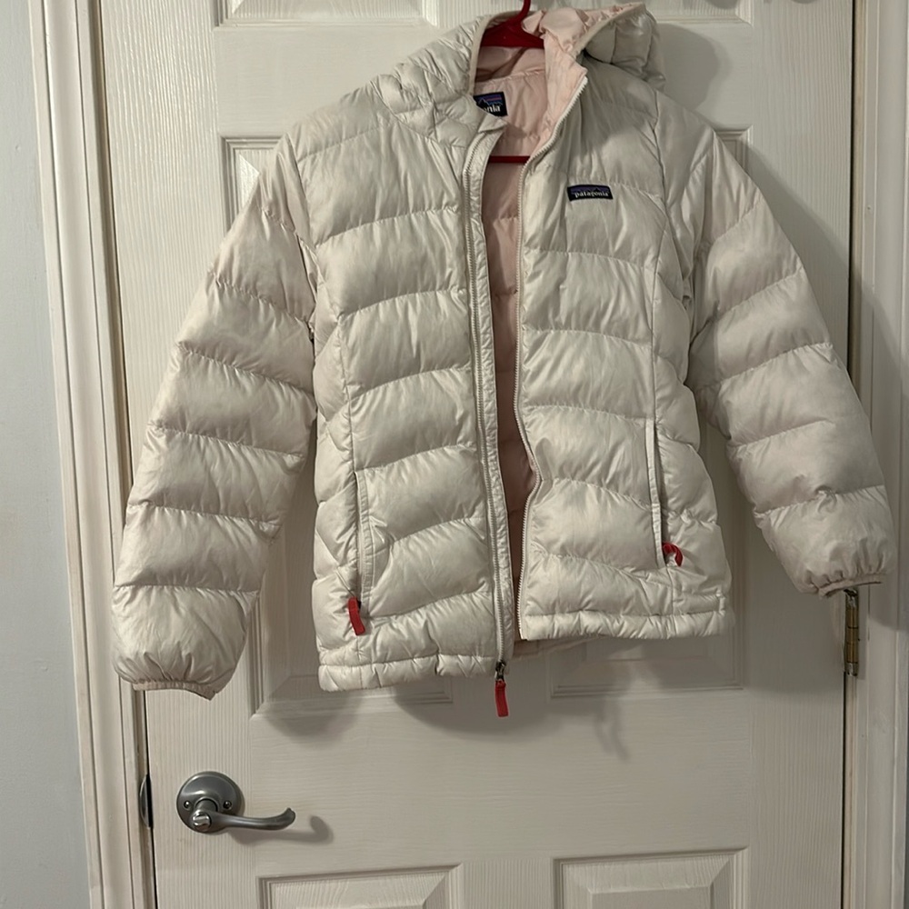 Patagoina off white, warm puffer coat, girls L